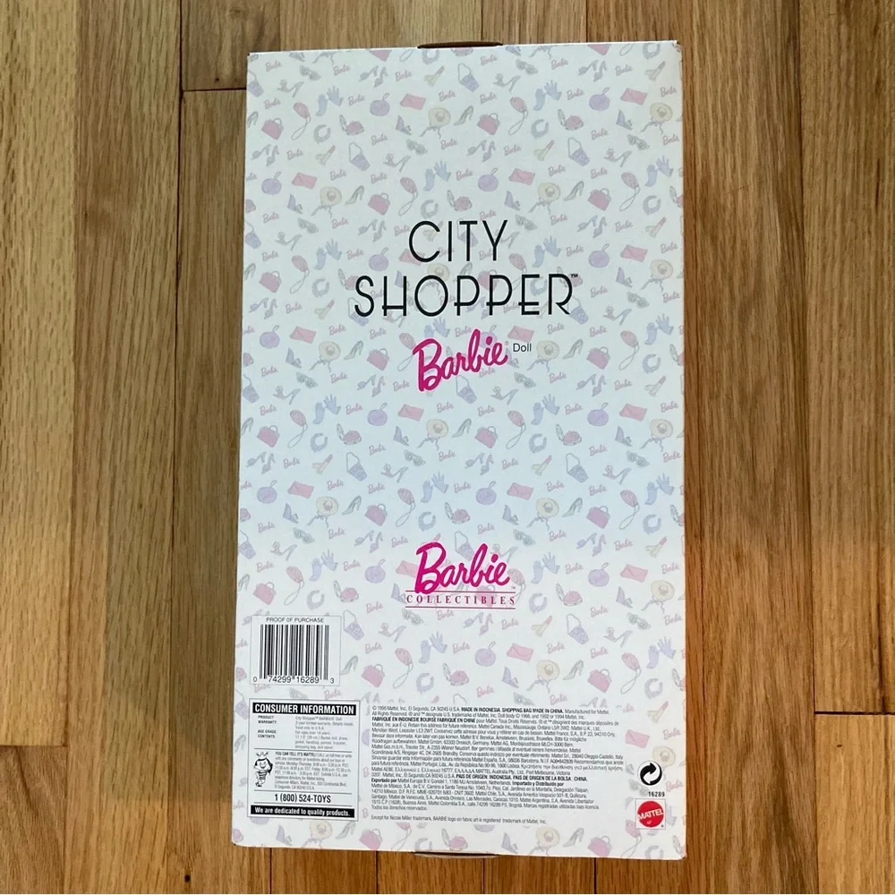 NWT Barbie City Shopper Nicole Miller Macy’s Special Ed 1996